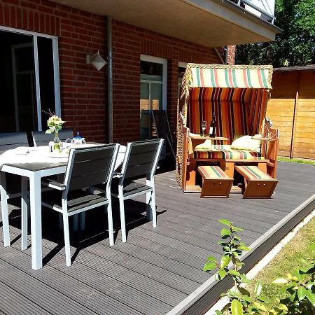 Grachteneck Greetsiel Bagian luar foto